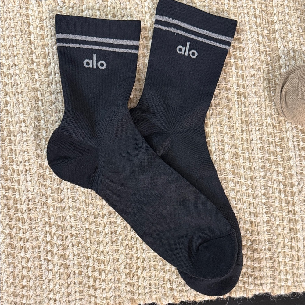 ALO Yoga Dark Crew Socks with Gray Stripes